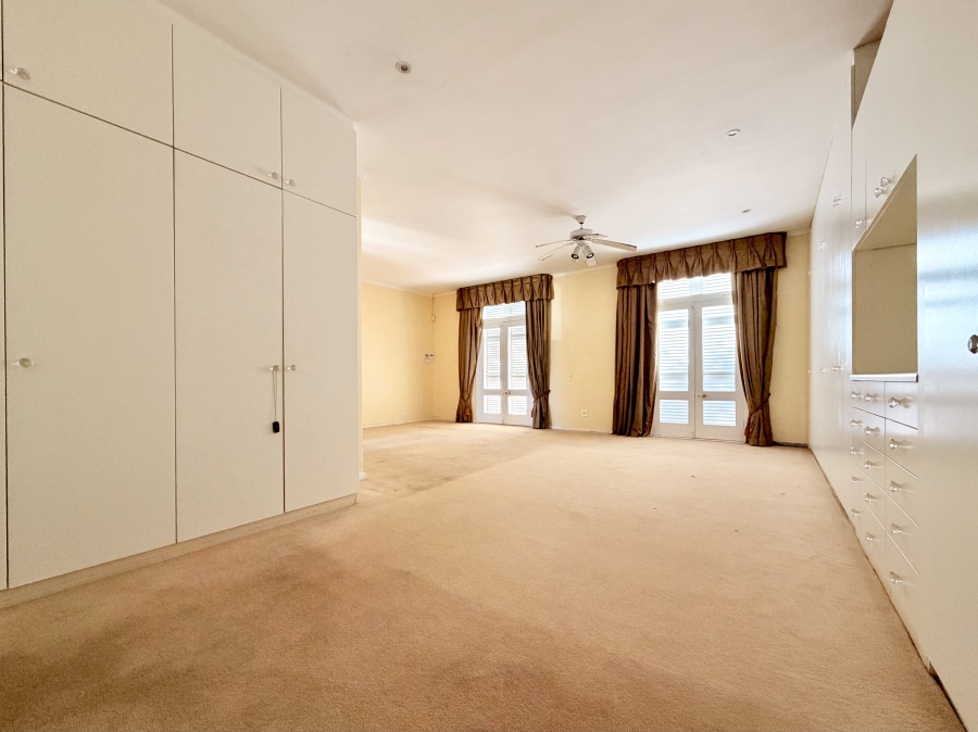 4 Bedroom Property for Sale in Voelklip Western Cape
